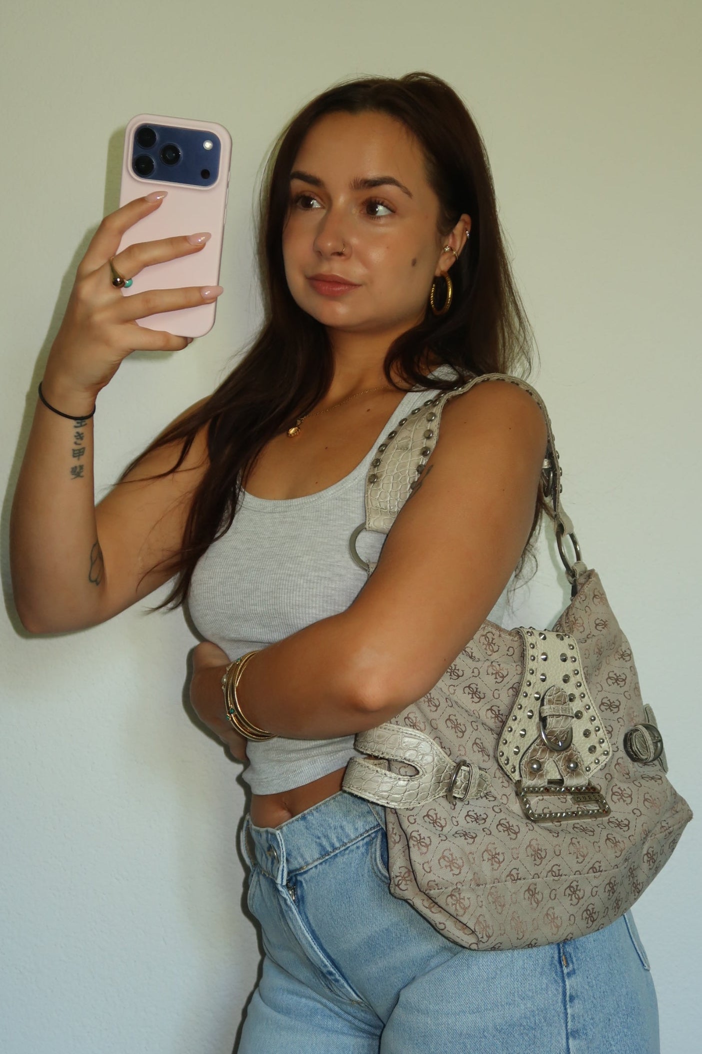 Vintage Guess Schultertasche Monogramm Beige