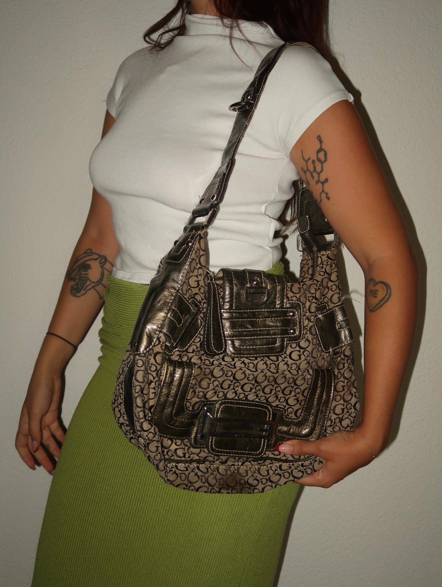 Vintage Guess Schultertasche Beige mit Monogramm