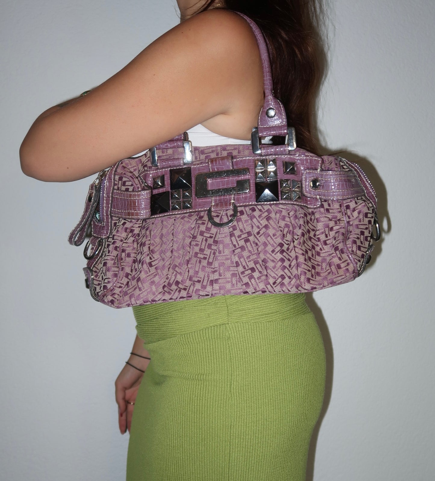 Guess Handtasche Lila Monogramm