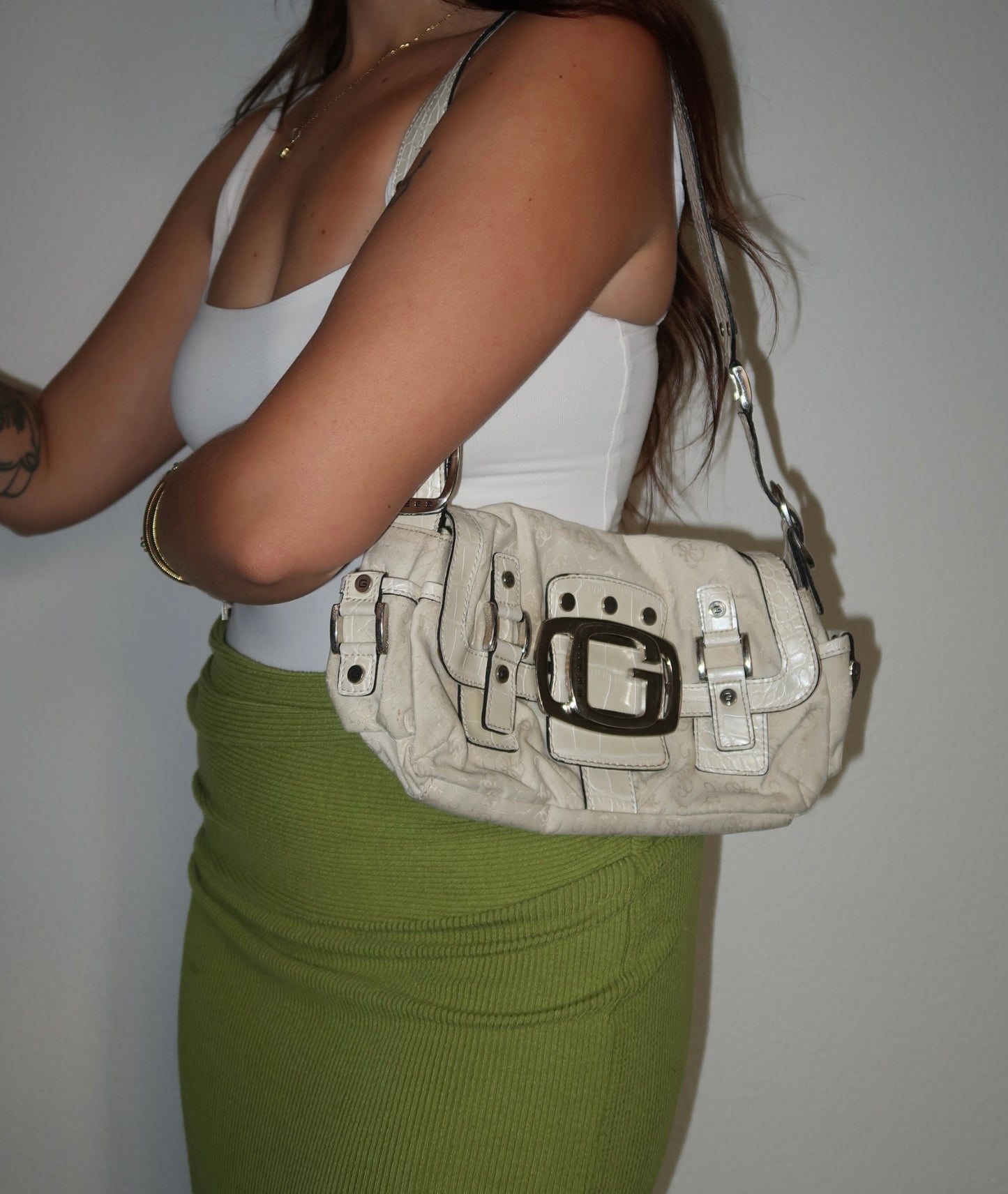 Vintage Guess Schultertasche Creme Monogramm