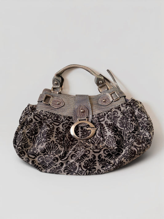 Vintage Guess Schultertasche mit ornamentalem Muster und Kroko-Details in Grau
