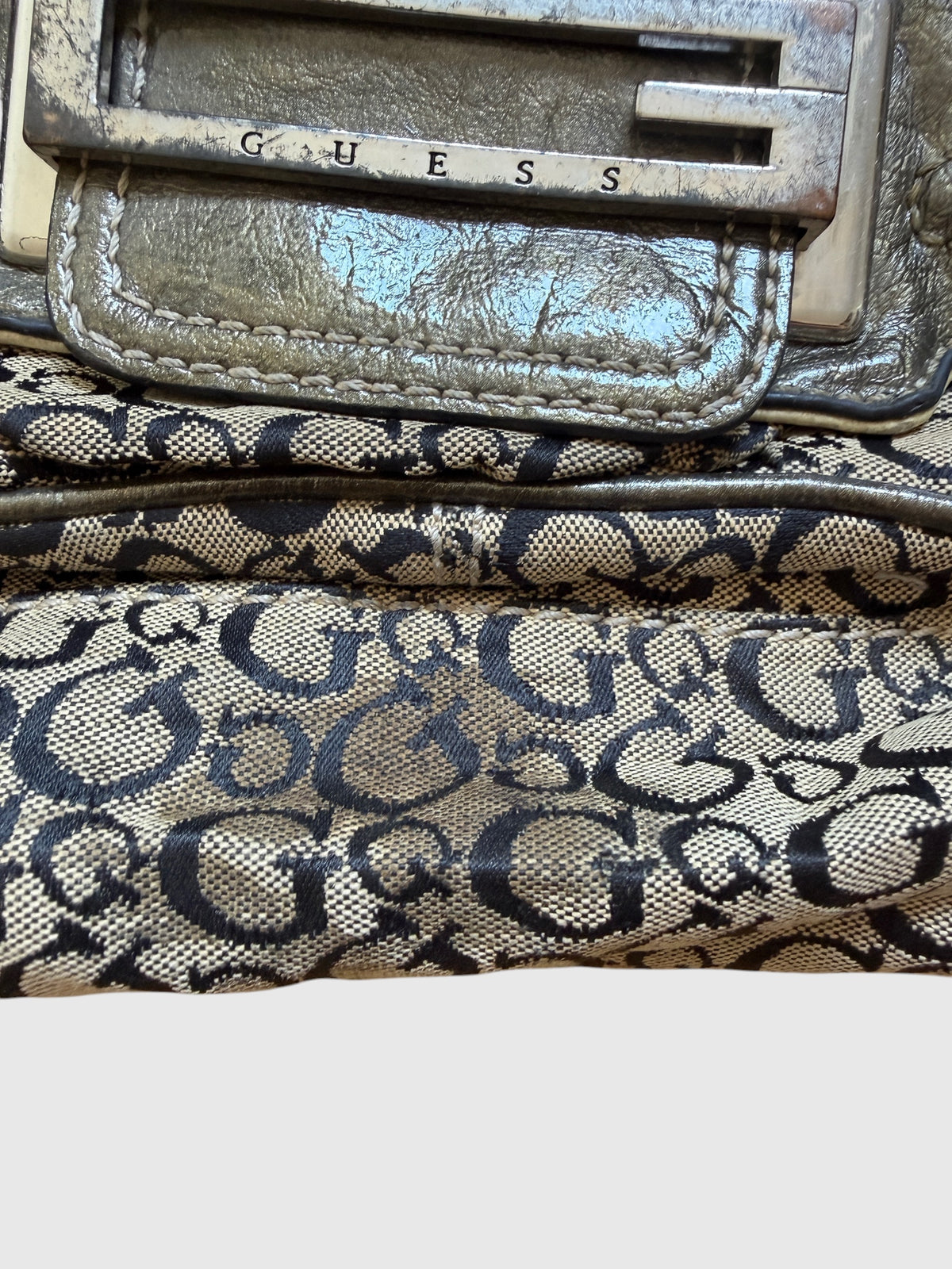 Vintage Guess Schultertasche Beige mit Monogramm