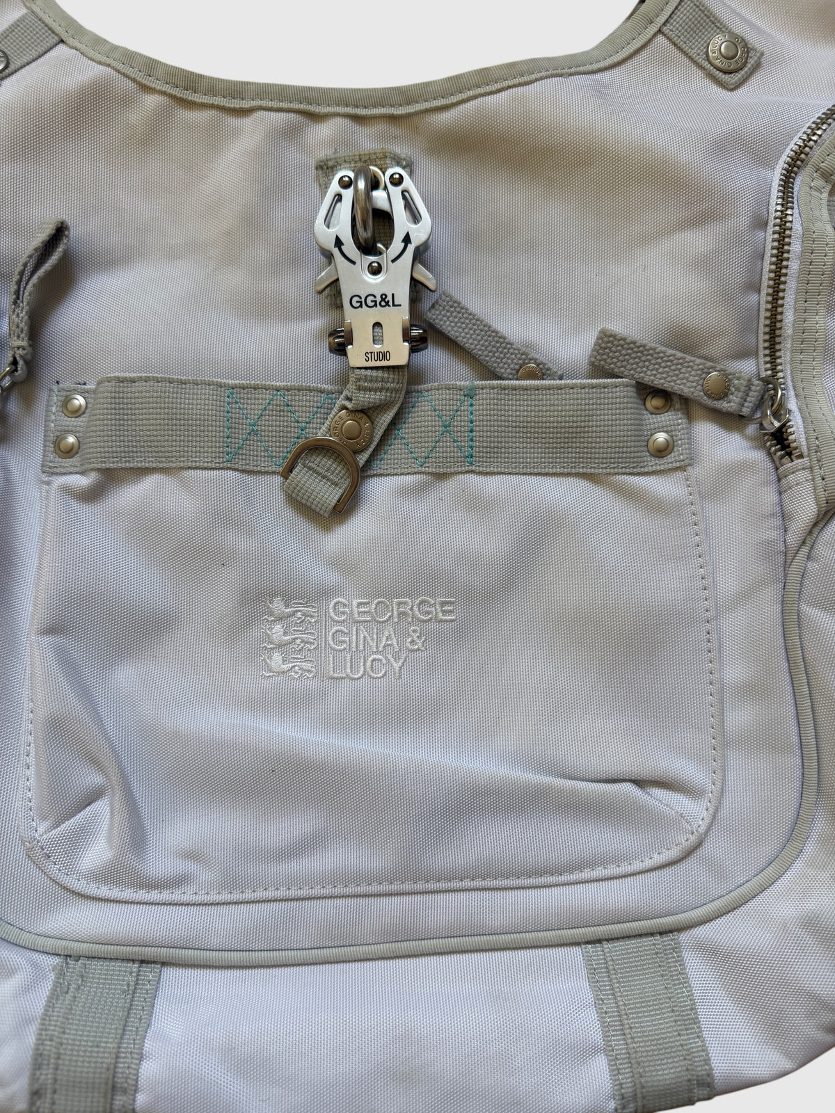x Vintage George Gina & Lucy Schultertasche Weiss