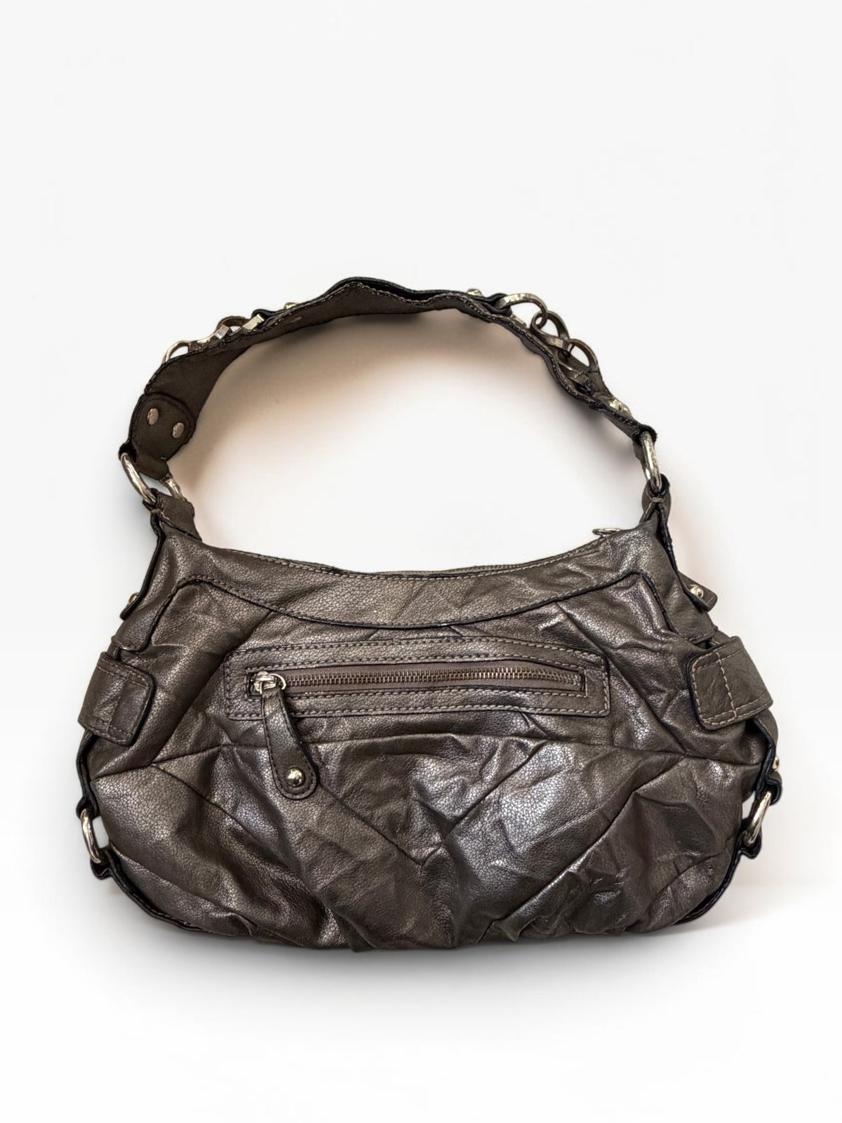Vintage Guess Schultertasche in Metallic Braun mit grossem silberfarbenem Guess-Logo und gerafftem Design