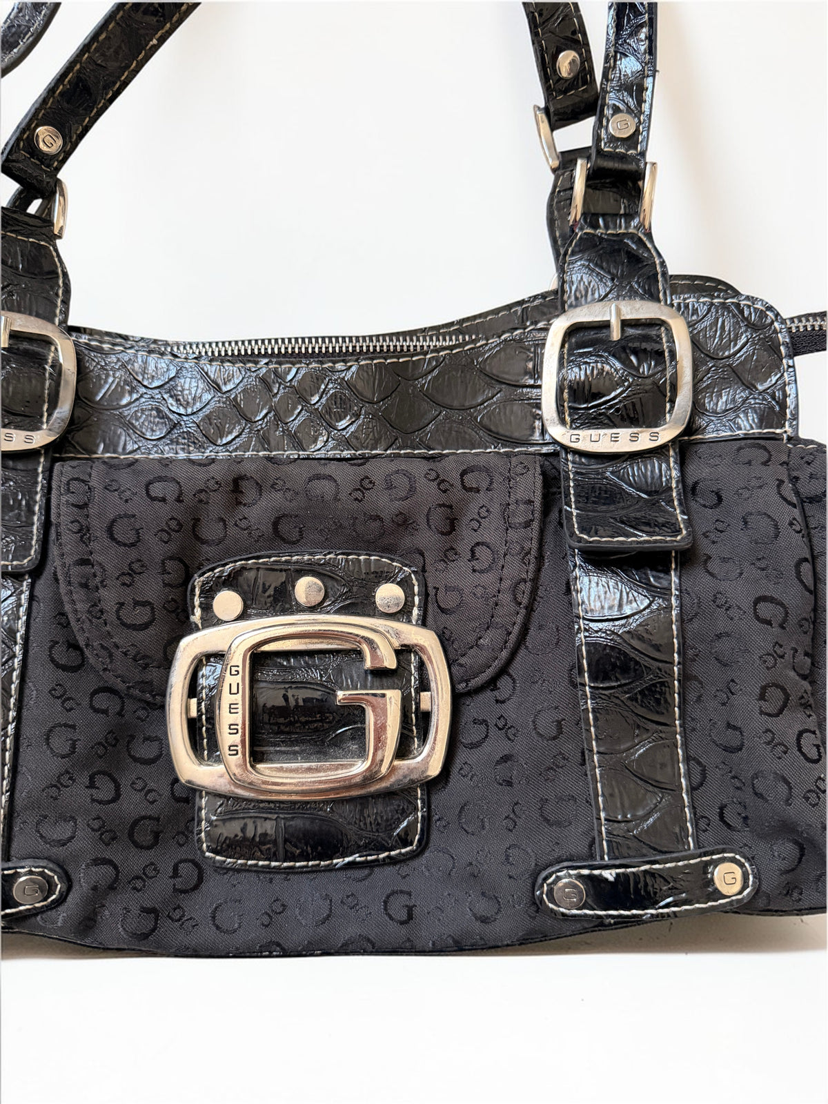 x Guess Handtasche Schwarz mit Logo